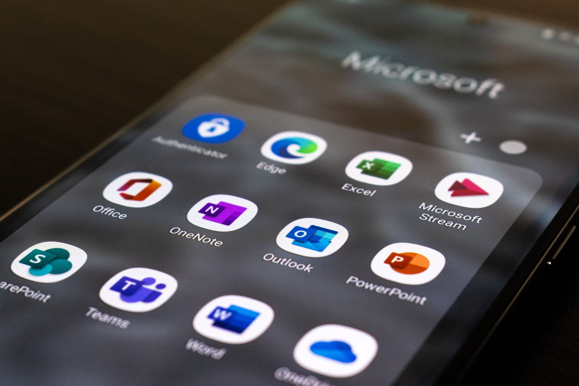 Microsoft Office 终止在旧款 Mac 和 iPhone 上进行编辑 Microsoft Office 将在旧款 Mac、iPhone 和 iPad 上进入缩减功能模式，限制用户查看和打印文件。
