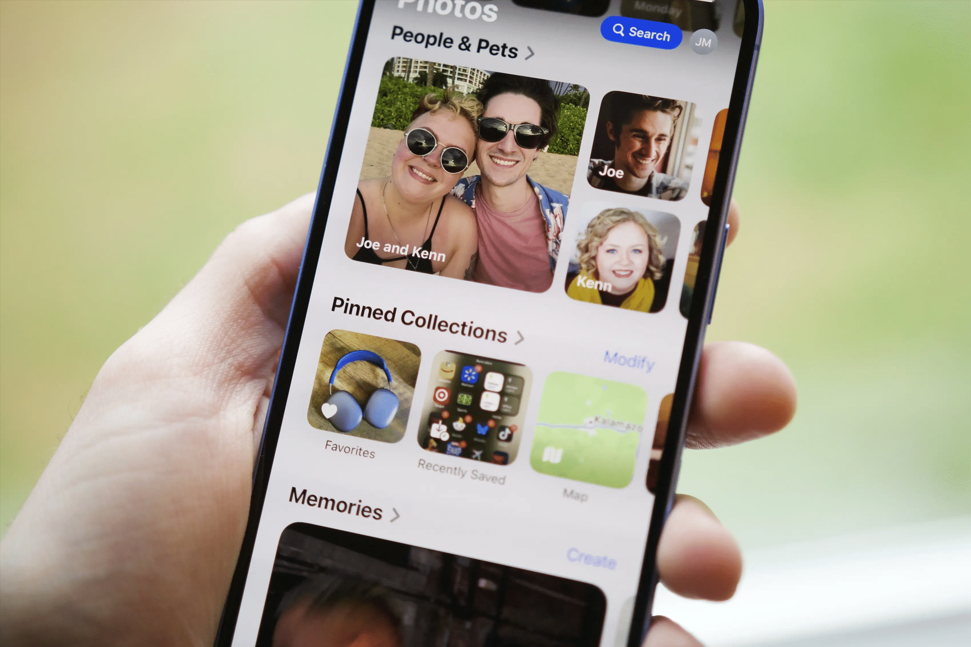 iPhone 相册:如何以智能方式整理照片 使用 Apple 的内置工具,让您的 iPhone 相册保持干净、可搜索且有意义。本指南展示了如何自动和手动组织照片、创建有意义的相册以及避免随着图库的增长而出现混乱。