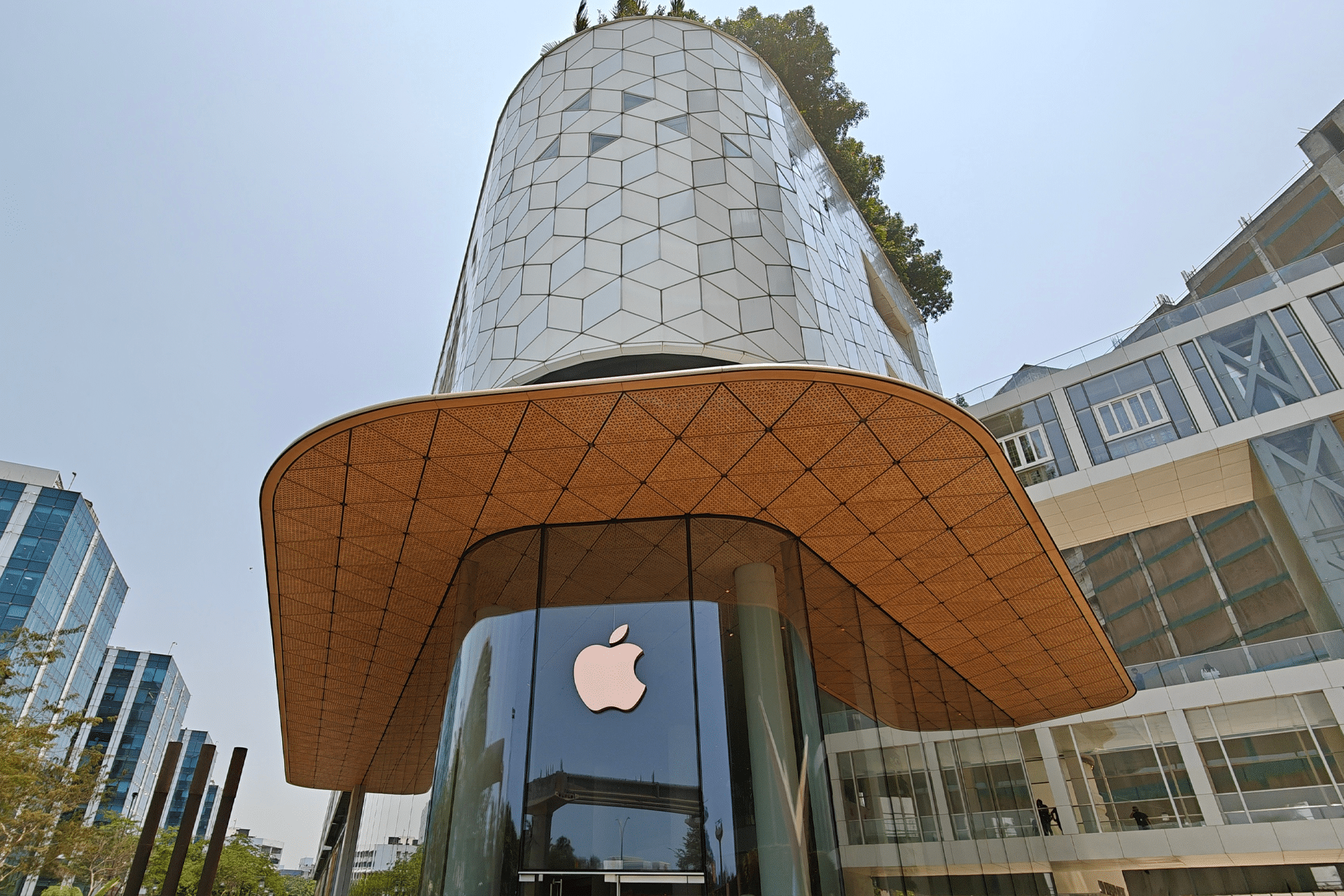 苹果印度iPhone供应链创造了35万个工作岗位 苹果的印度iPhone供应链已经产生了35万个工作岗位，强调了该国在全球制造业和苹果多元化策略中的作用。