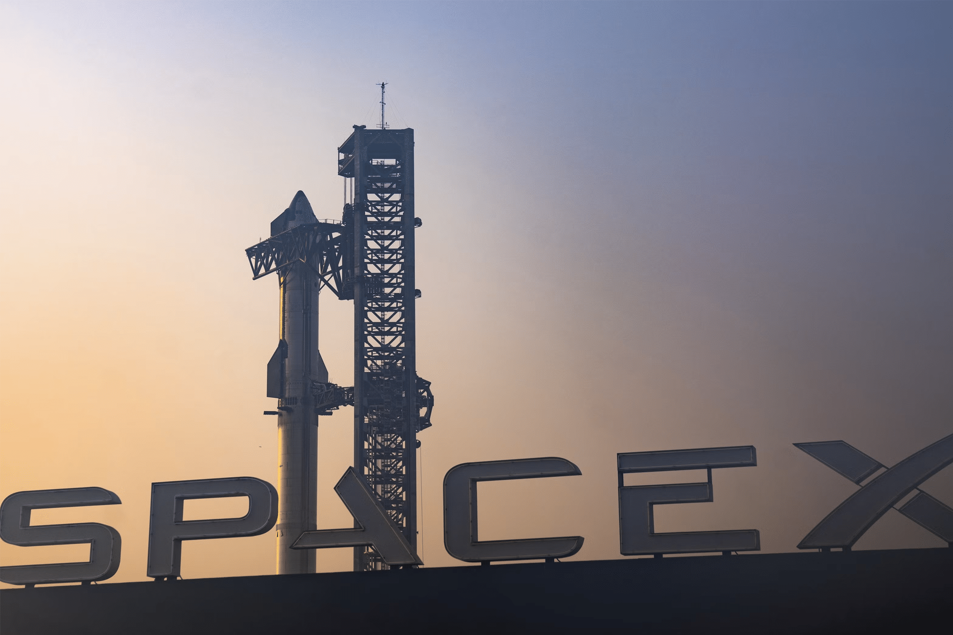 SpaceX 和苹果:战略选择(第三部分) SpaceX 和苹果现在面临着设备、卫星网络、人工智能基础设施和个人生态系统可能相互需要的未来。