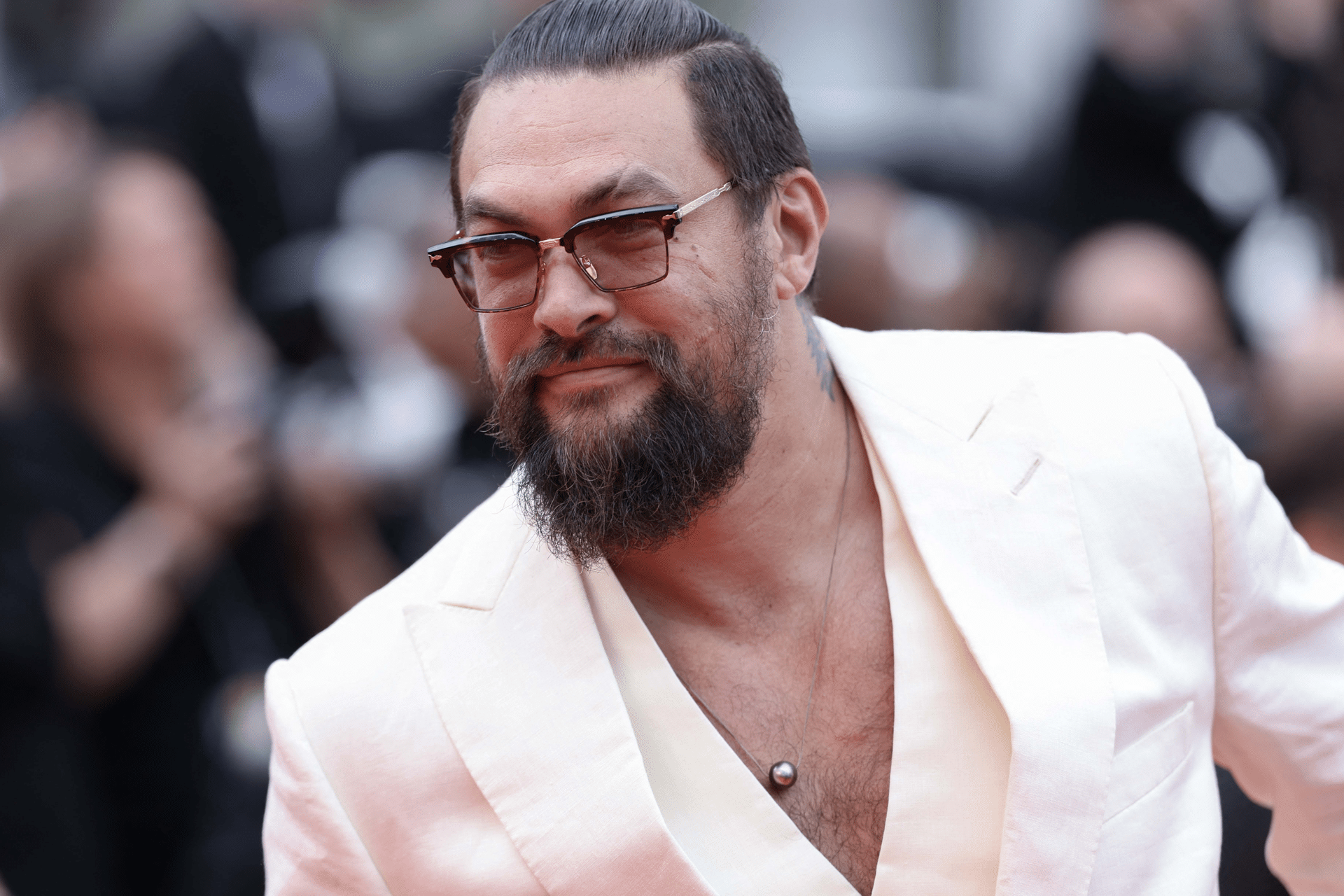 杰森·莫玛将在《无政府主义时代之子》之后主演新《摩托党》系列 杰森·莫玛 (Jason Momoa) 即将加入 FX 推出的全新机车主题剧集，这标志着凭借《Sons of Anarchy》而声名鹊起的这一类型又增添了新成员。