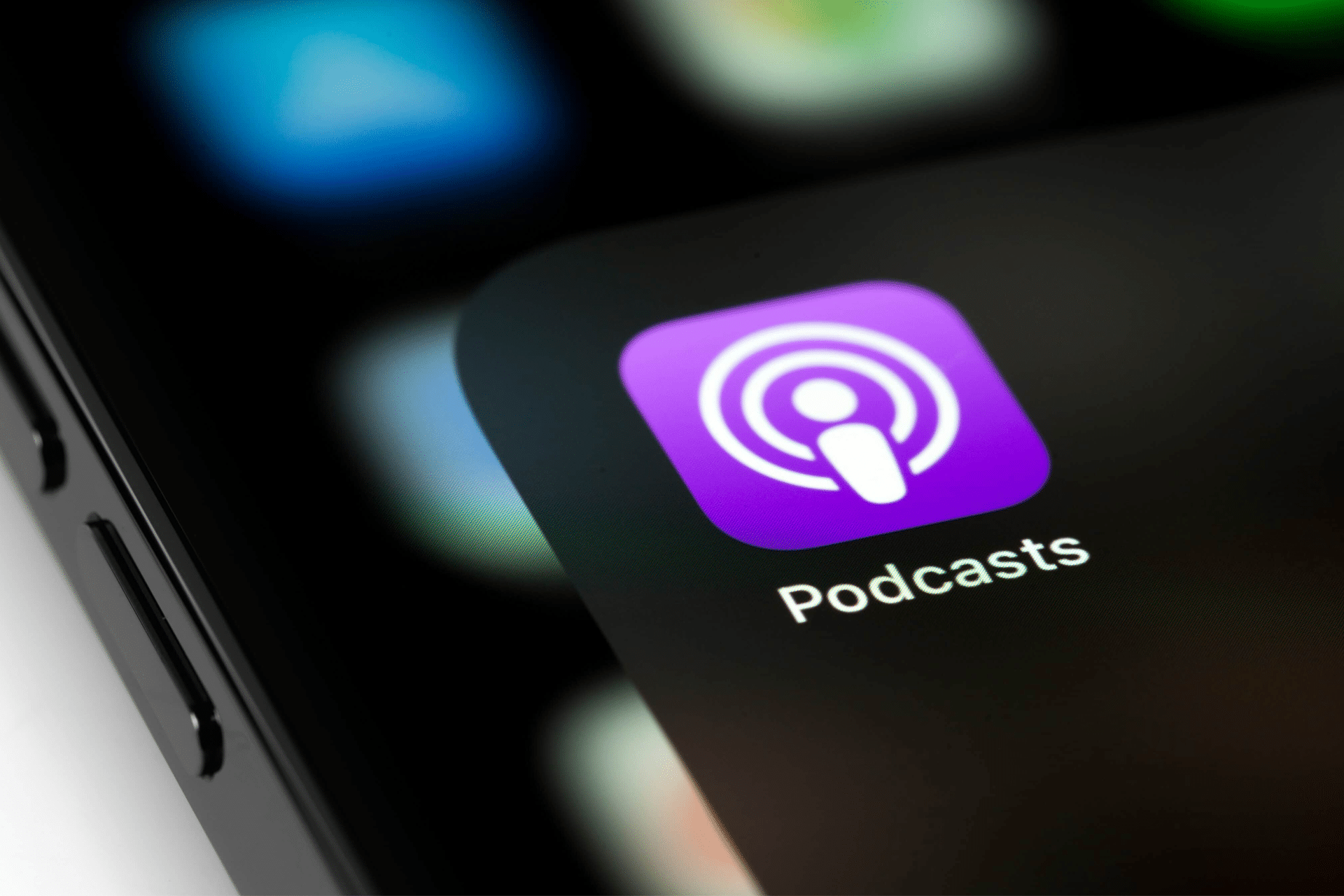 播客队列管理:在 Apple 播客上组织下一个和收听流程 Apple Podcasts 应用程序内的播客队列管理允许用户控制“Up Next”、优先播放剧集并构建收听会话,而不会丢失对已保存内容的跟踪。