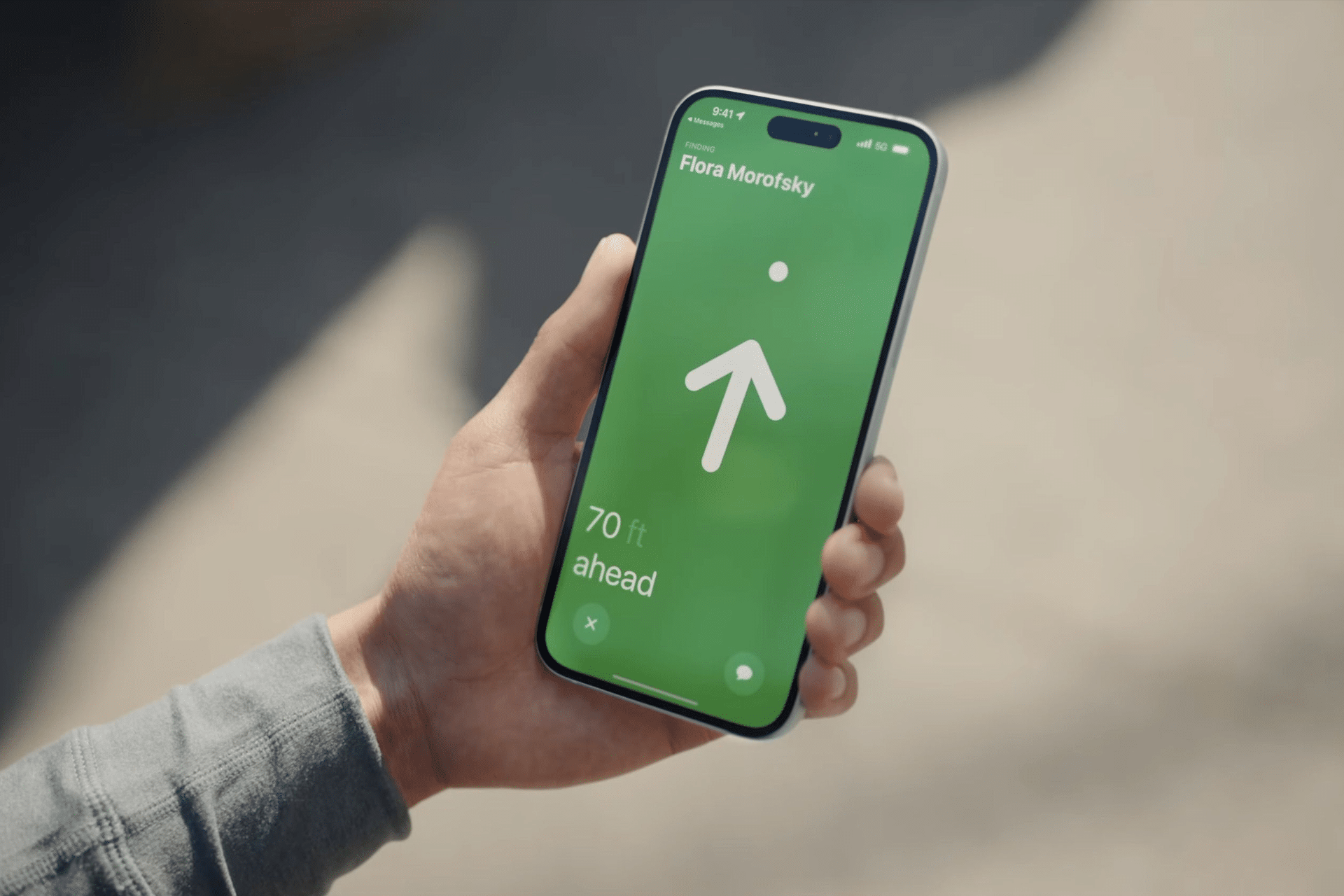 从另一部手机找到我的 iPhone：丢失后该怎么办 通过网络上的 iCloud，从另一部手机查找我的 iPhone 可以快速工作，让您即使在非 Apple 智能手机上也能定位、锁定或抹掉丢失的 iPhone。