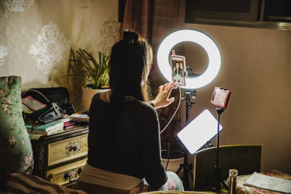 Can You Really Quit Your Job to Be a Full-Time Influencer?